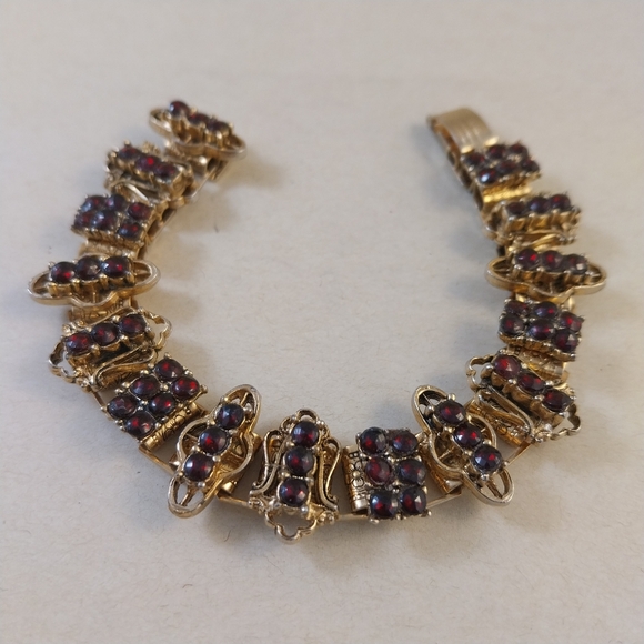Ventage Gold and Red Bracelet - Picture 14 of 16